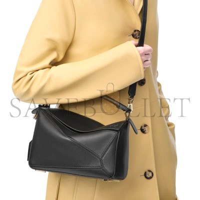 LOEWE SMALL FEATHERLIGHT PUZZLE BAG IN NAPPA LAMBSKIN A510PLSX01 (24*16.5*10.5cm)