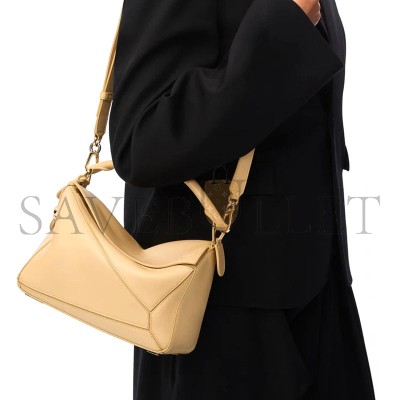 LOEWE SMALL FEATHERLIGHT PUZZLE BAG IN NAPPA LAMBSKIN A510PLSX01 (24*16.5*10.5cm)