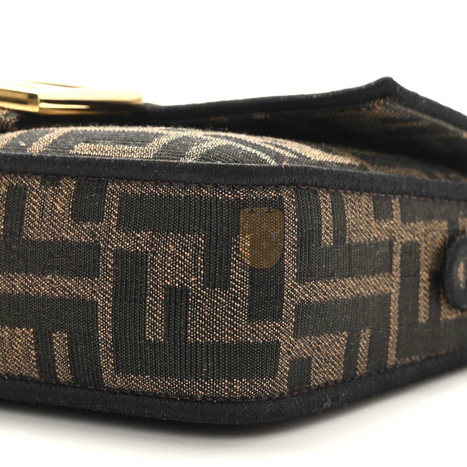 FENDI FABRIC JACQUARD FF 1974 MINI BAGUETTE TOBACCO MORO BLACK (19*11*5cm)