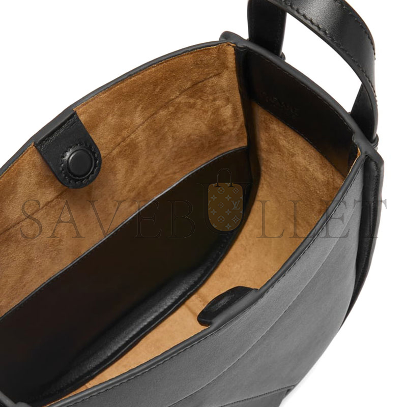LOEWE HAMMOCK SLICE BAG IN SHINY CALFSKIN A538HHSX01 (21*25*10cm) LOEWE HAMMOCK SLICE BAG IN SHINY CALFSKIN A538HHSX01 (21*25*10cm)