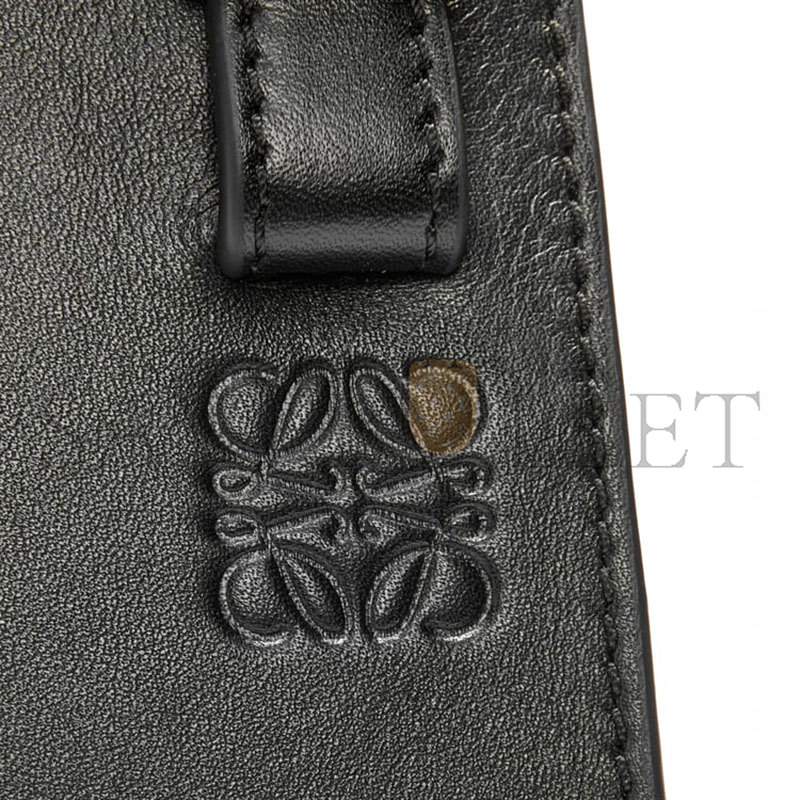 LOEWE HAMMOCK SLICE BAG IN SHINY CALFSKIN A538HHSX01 (21*25*10cm) LOEWE HAMMOCK SLICE BAG IN SHINY CALFSKIN A538HHSX01 (21*25*10cm)