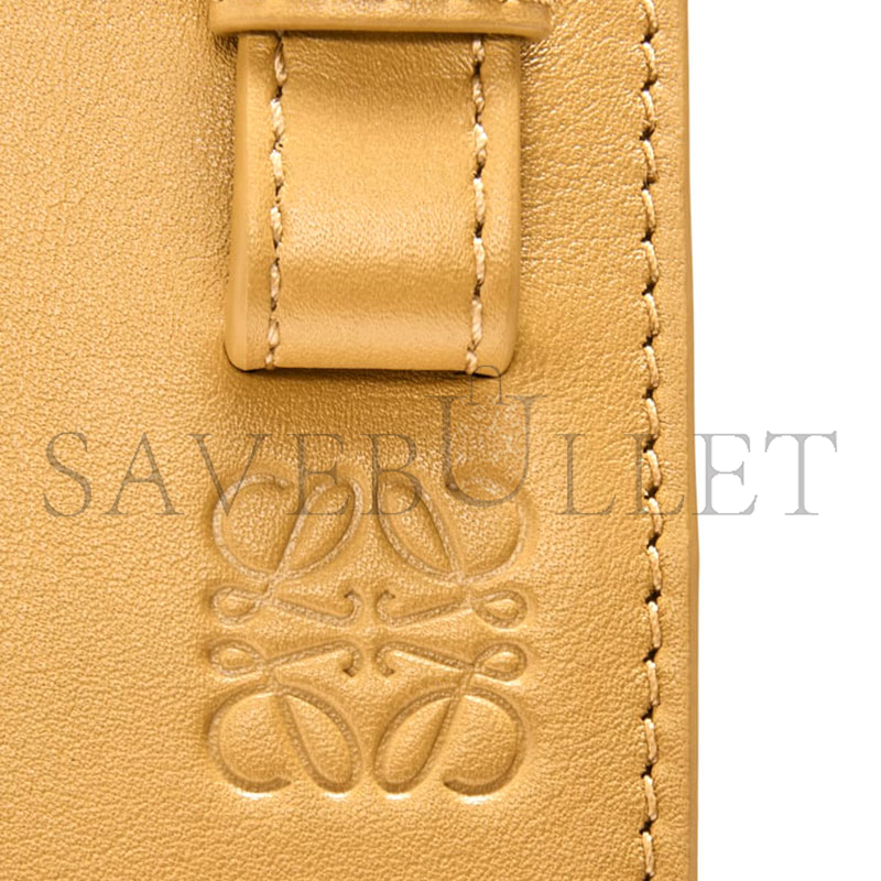 LOEWE HAMMOCK SLICE BAG IN SHINY CALFSKIN A538HHSX01 (21*25*10cm) LOEWE HAMMOCK SLICE BAG IN SHINY CALFSKIN A538HHSX01 (21*25*10cm)