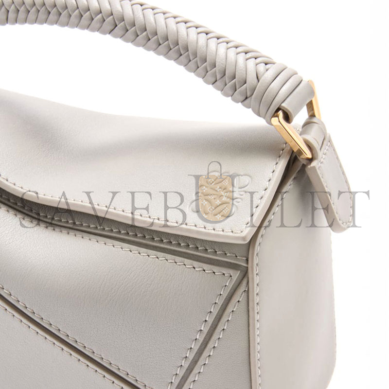 LOEWE MINI PUZZLE BAG IN SMOOTH CALFSKIN A510U95X86 (17.5*12.5*7.5cm) LOEWE MINI PUZZLE BAG IN SMOOTH CALFSKIN A510U95X86 (17.5*12.5*7.5cm)