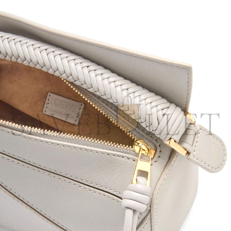 LOEWE MINI PUZZLE BAG IN SMOOTH CALFSKIN A510U95X86 (17.5*12.5*7.5cm) LOEWE MINI PUZZLE BAG IN SMOOTH CALFSKIN A510U95X86 (17.5*12.5*7.5cm)