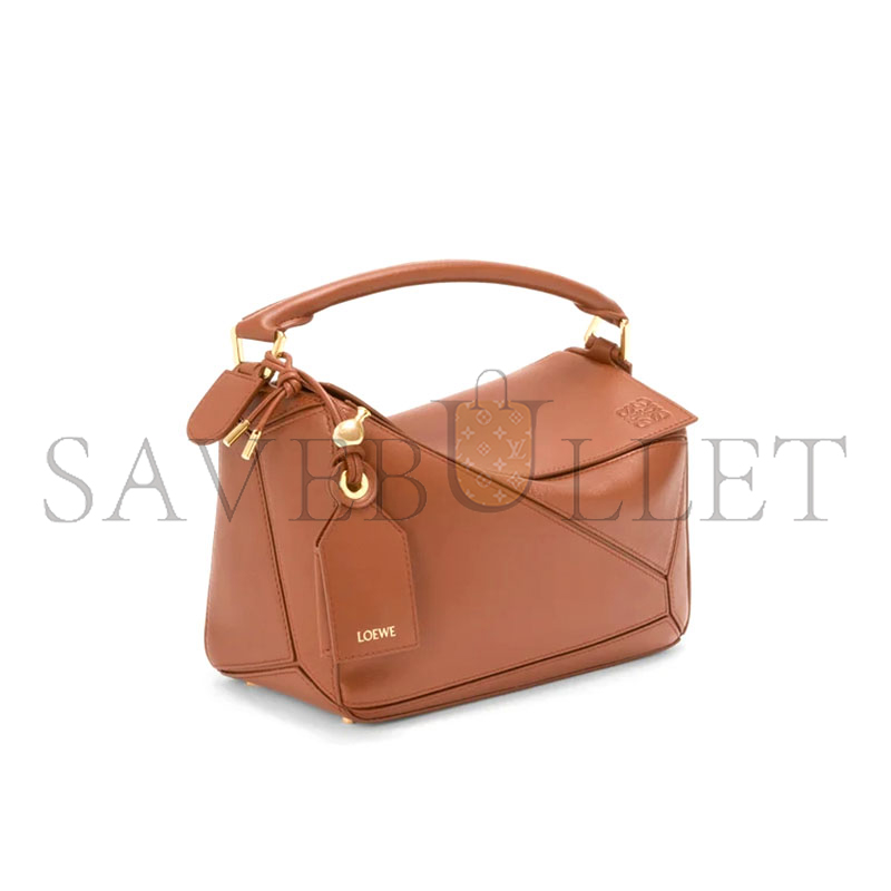 LOEWE SMALL FEATHERLIGHT PUZZLE BAG IN NAPPA LAMBSKIN A510PLSX01 (24*16.5*10.5cm) LOEWE SMALL FEATHERLIGHT PUZZLE BAG IN NAPPA LAMBSKIN A510PLSX01 (24*16.5*10.5cm)