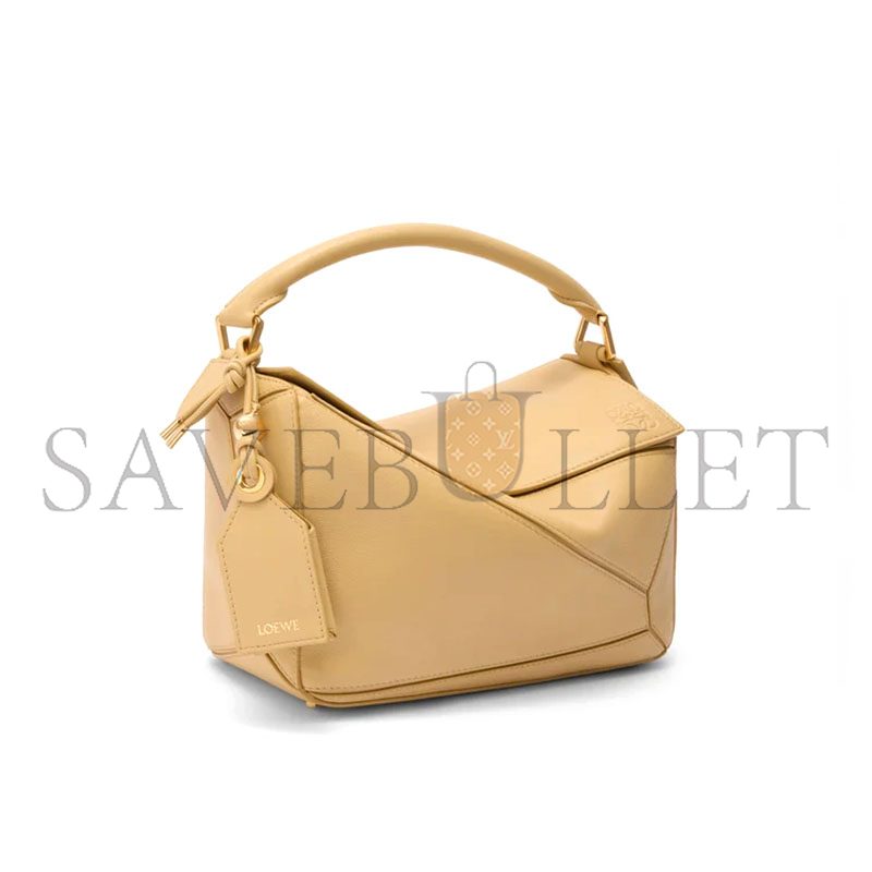 LOEWE SMALL FEATHERLIGHT PUZZLE BAG IN NAPPA LAMBSKIN A510PLSX01 (24*16.5*10.5cm) LOEWE SMALL FEATHERLIGHT PUZZLE BAG IN NAPPA LAMBSKIN A510PLSX01 (24*16.5*10.5cm)