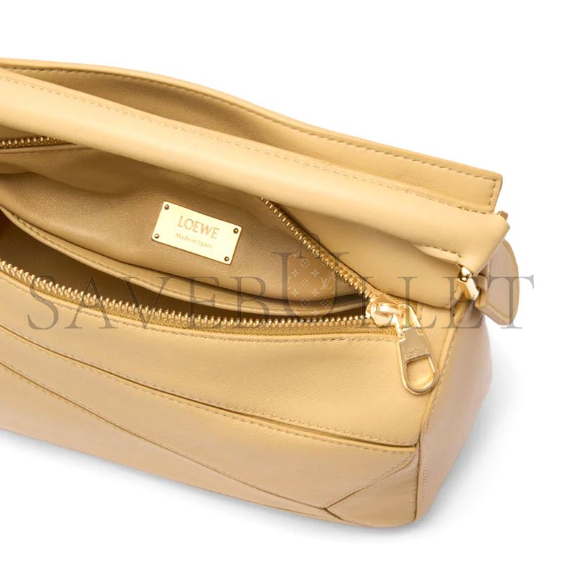 LOEWE SMALL FEATHERLIGHT PUZZLE BAG IN NAPPA LAMBSKIN A510PLSX01 (24*16.5*10.5cm) LOEWE SMALL FEATHERLIGHT PUZZLE BAG IN NAPPA LAMBSKIN A510PLSX01 (24*16.5*10.5cm)