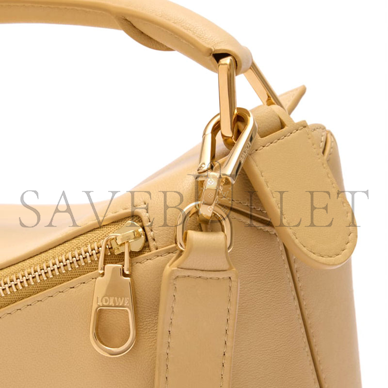 LOEWE SMALL FEATHERLIGHT PUZZLE BAG IN NAPPA LAMBSKIN A510PLSX01 (24*16.5*10.5cm) LOEWE SMALL FEATHERLIGHT PUZZLE BAG IN NAPPA LAMBSKIN A510PLSX01 (24*16.5*10.5cm)