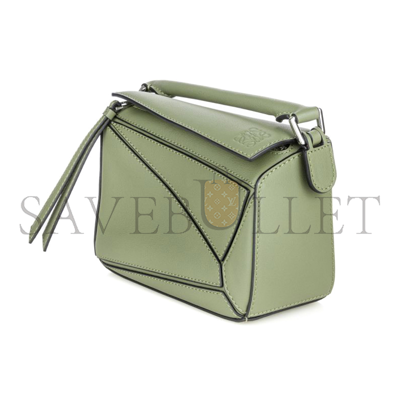 LOEWE MINI PUZZLE EDGE BAG IN CLASSIC CALFSKIN 061838-8 (18*12.5*8cm)