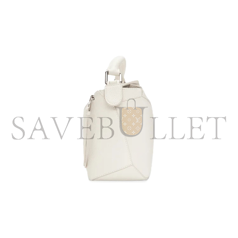LOEWE SMALL PUZZLE BAG IN SOFT GRAINED CALFSKIN A510P60X30-3 (24*16.5*10.5cm) LOEWE SMALL PUZZLE BAG IN SOFT GRAINED CALFSKIN A510P60X30-3 (24*16.5*10.5cm)