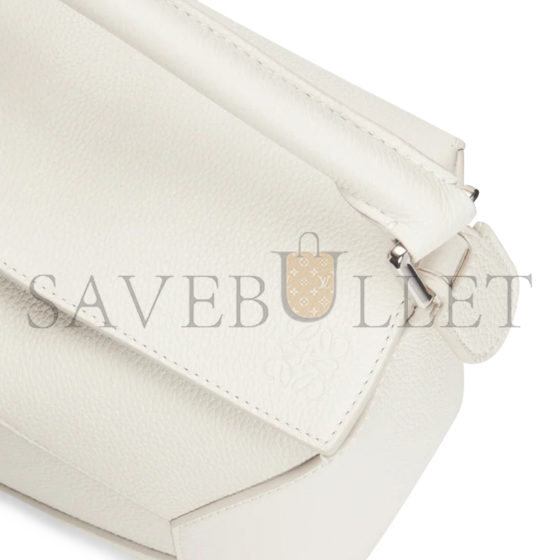 LOEWE SMALL PUZZLE BAG IN SOFT GRAINED CALFSKIN A510P60X30-3 (24*16.5*10.5cm) LOEWE SMALL PUZZLE BAG IN SOFT GRAINED CALFSKIN A510P60X30-3 (24*16.5*10.5cm)